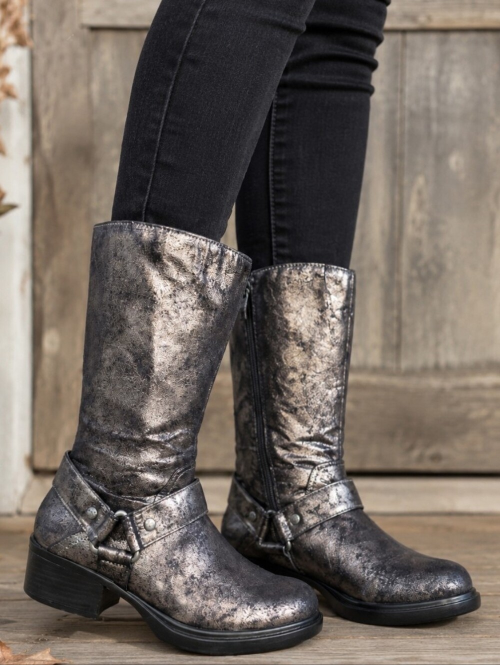 Simply Vera Vera Wang Rometallic Y2K Moto Glam Metallic Harness Boots 7M